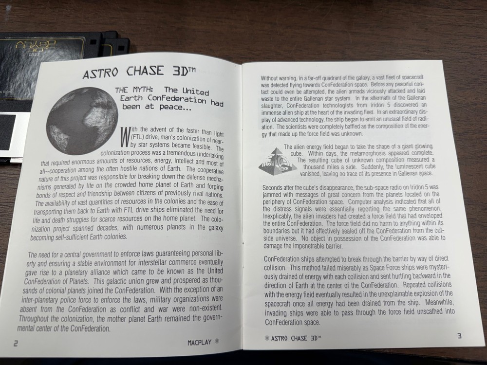 Vintage Macintosh software : Astro Chase 3D - Manual and Software