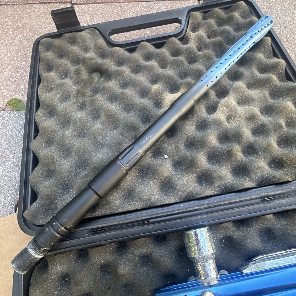 Dragun Fire Paintball Gun M3 Blue With Case & Barrels - UNTESTED