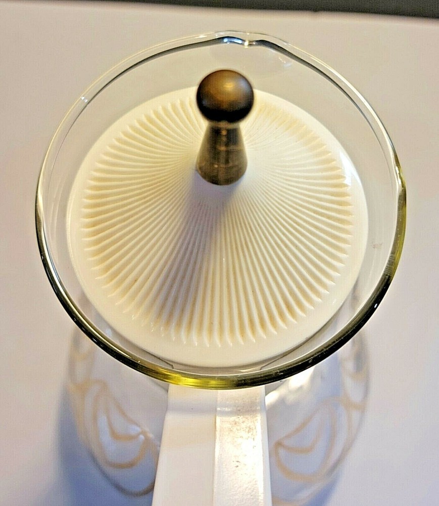 VINTAGE CARAFFE WITH LID GOLD PATTERN