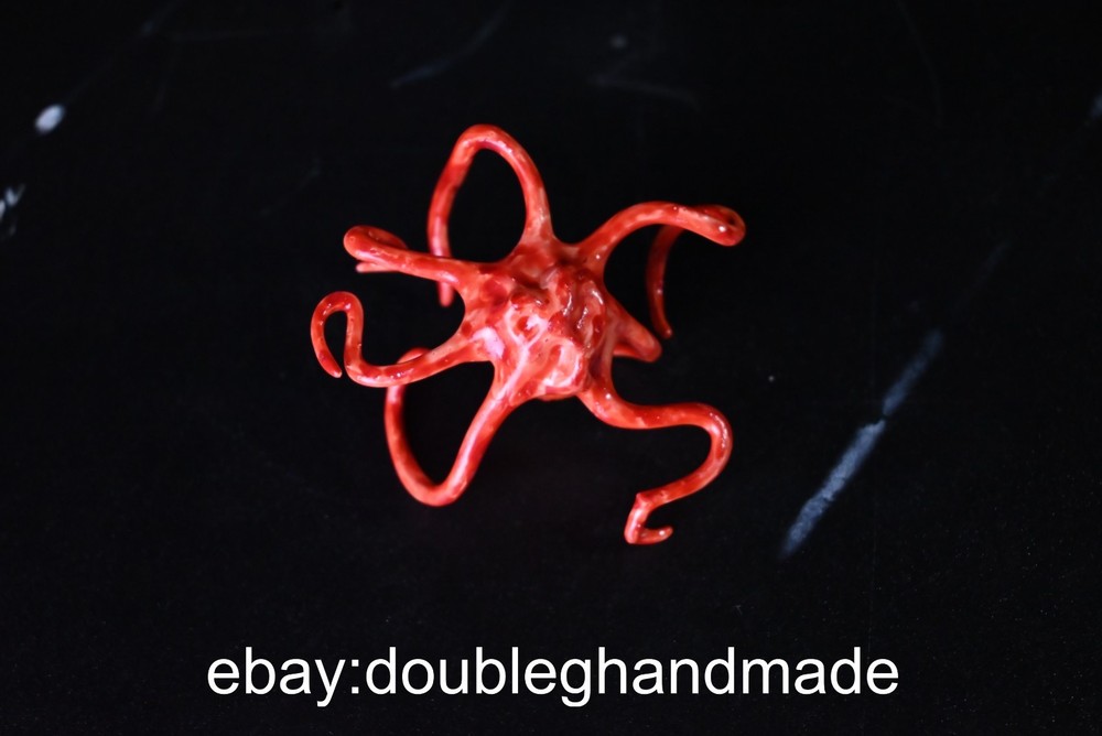 Alien model: Trypanohyncha Ocellus, resin material, fully painted finished piece