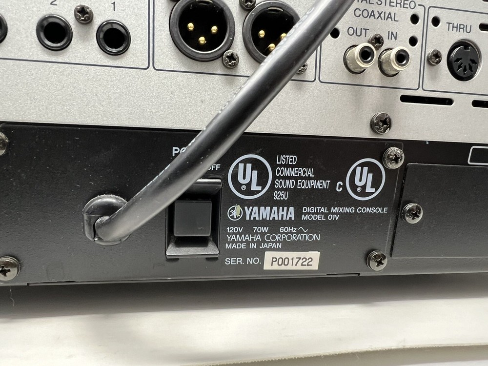 YAMAHA Mixer 01V Digital Mixing Console