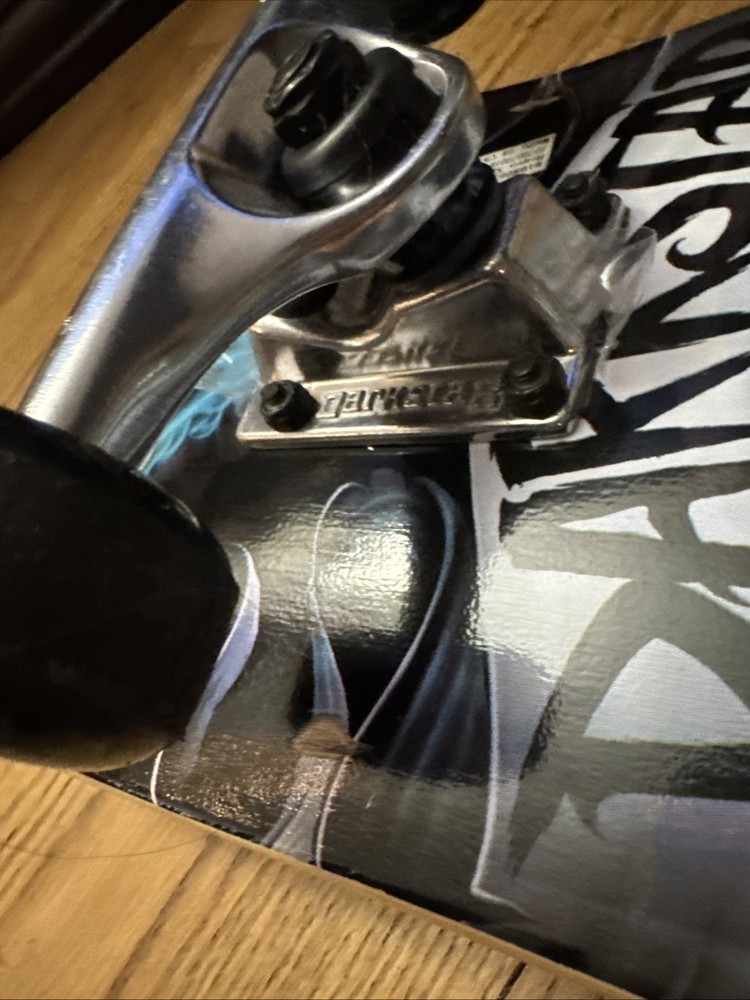 Darkstar Skateboard Complete - Skull (7 3/4") Black EUC
