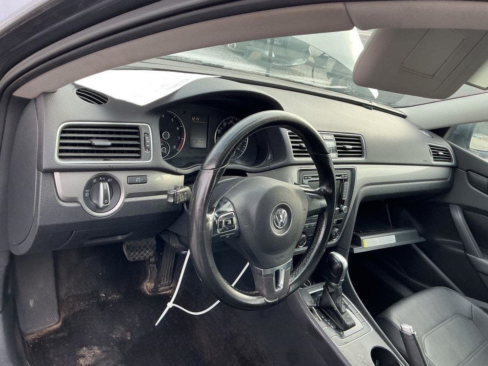 PASSAT 2015 Glove Box 4983770