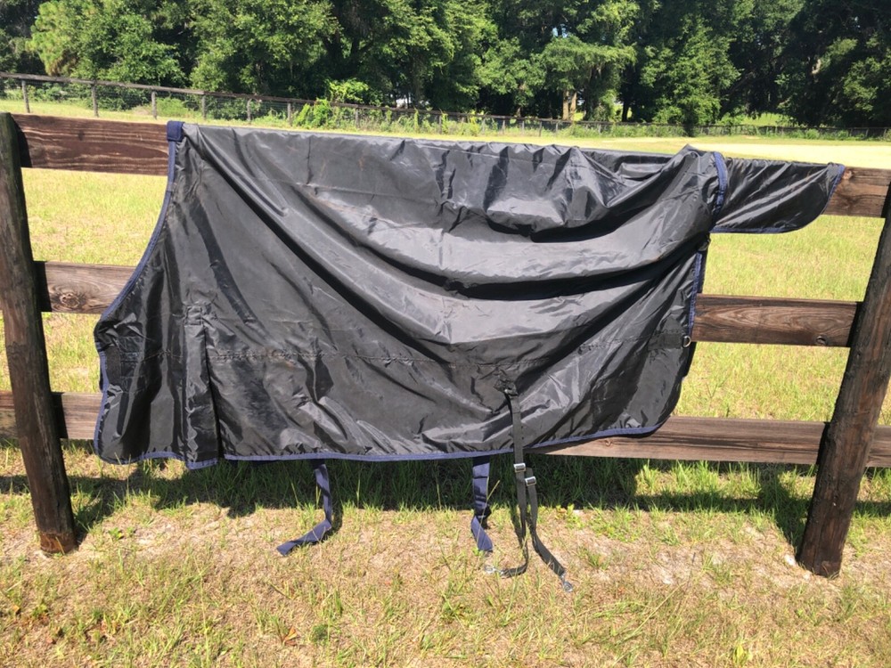 Equi-Essentials 600D Turnout, 75"