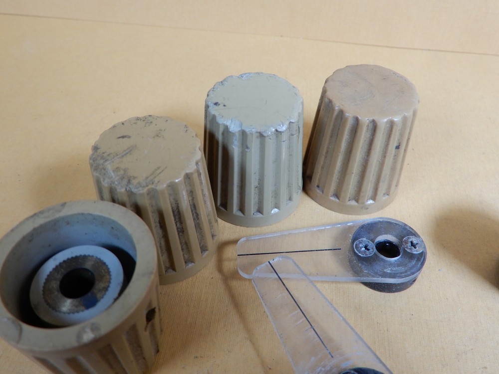 Huge Lot of Vintage Knobs - One Brown Daka Ware Everything Shown