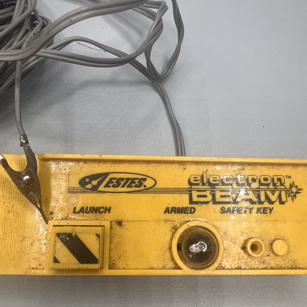2 ESTES Electron Beam Model Rocket Launch Controllers Safety Key Slot USED