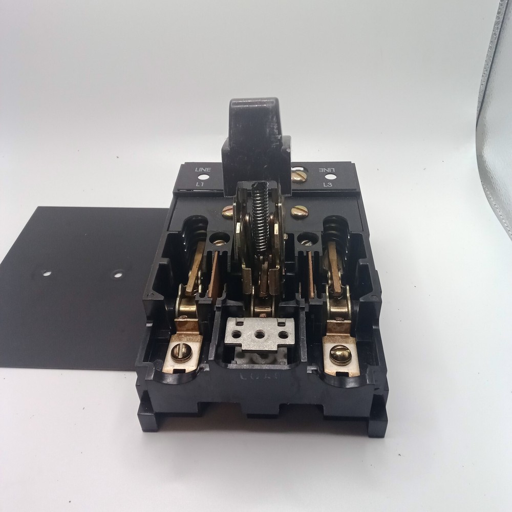 NEW GENERAL ELECTRIC THMS32 60 AMP 600V DISCONNECT SWITCH