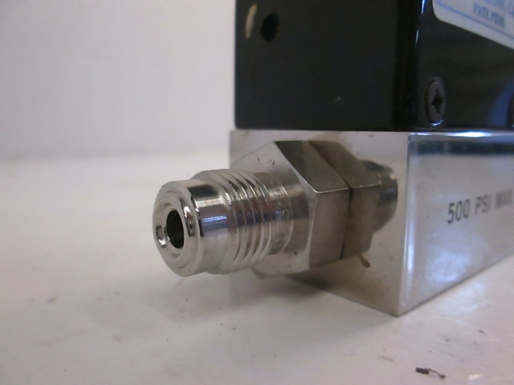Unit UFC-1000 Mass Flow Controller MFC, N2, 2 SLM