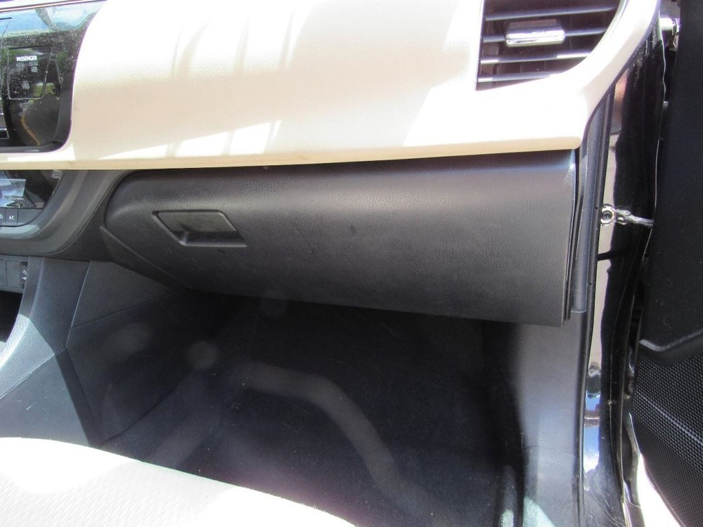 COROLLA   2016 Glove Box 1057320