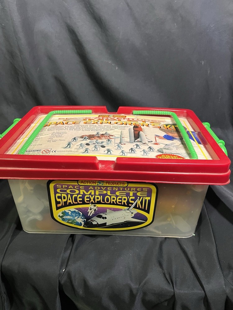 VINTAGE ACTION PRODUCTS 48 PIECE SPACE EXPLORATION KIT