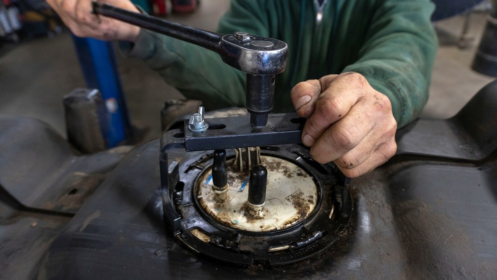 Lisle 62970 Fuel Tank Lock Ring Kit