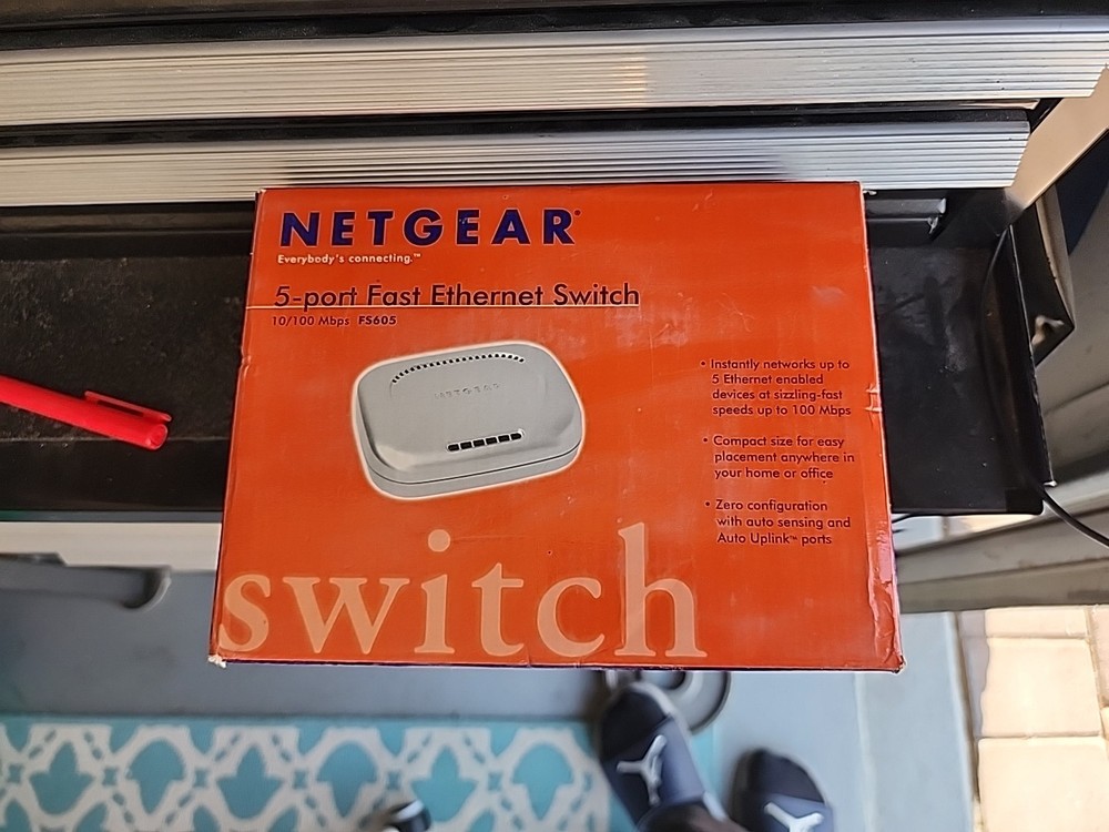 NetGear  ProSafe (FS605) 5-Ports External Switch