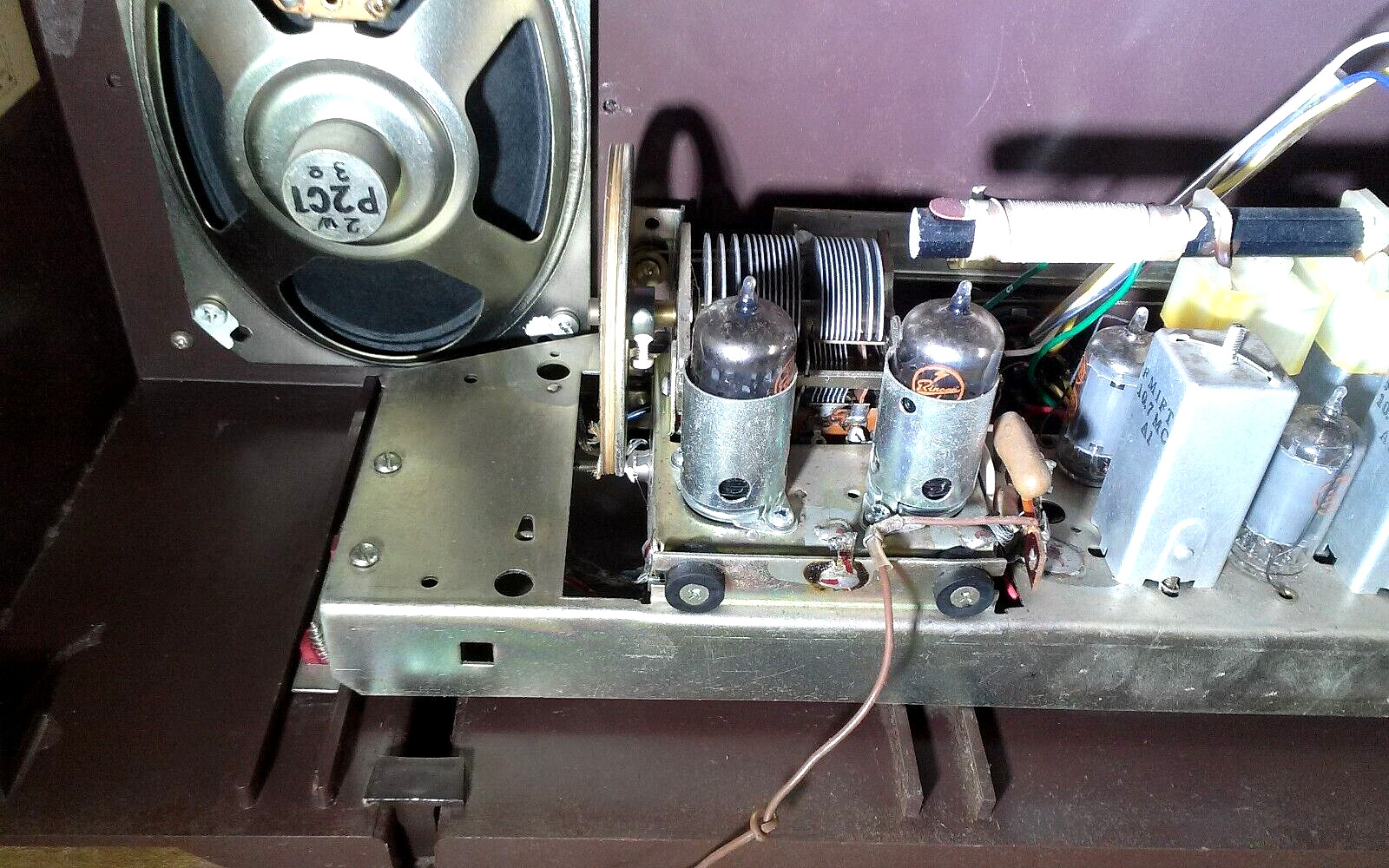 Vintage Lloyd's TM-821A High Fidelity AM/FM Tube Radio