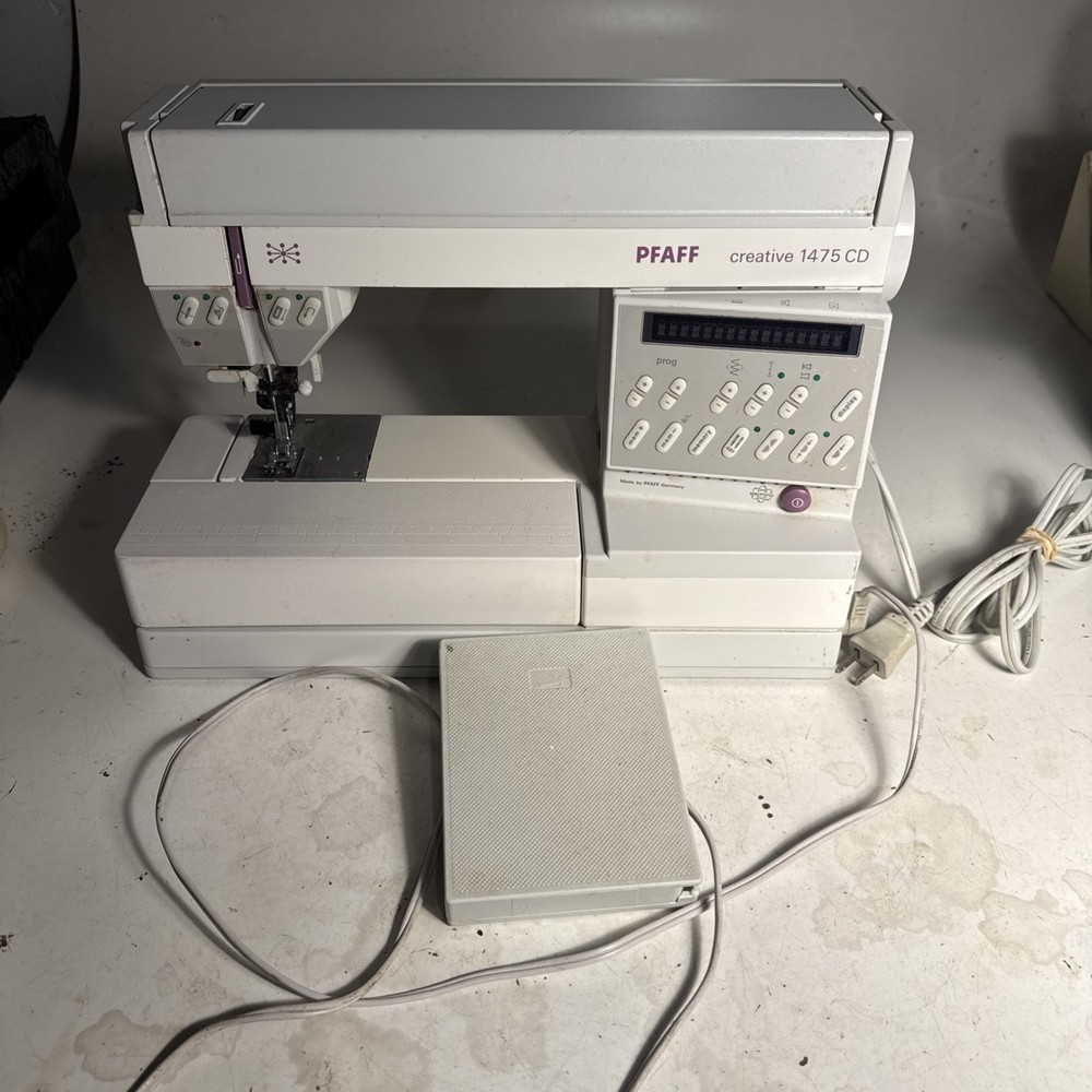 PFAFF creative 1475 CD sewing machine w/Pedal