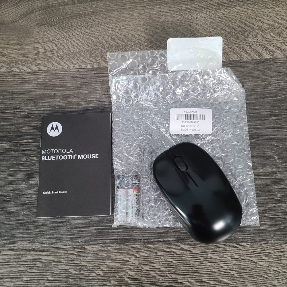New in Package Motorola Wireless Portable Bluetooth Mouse