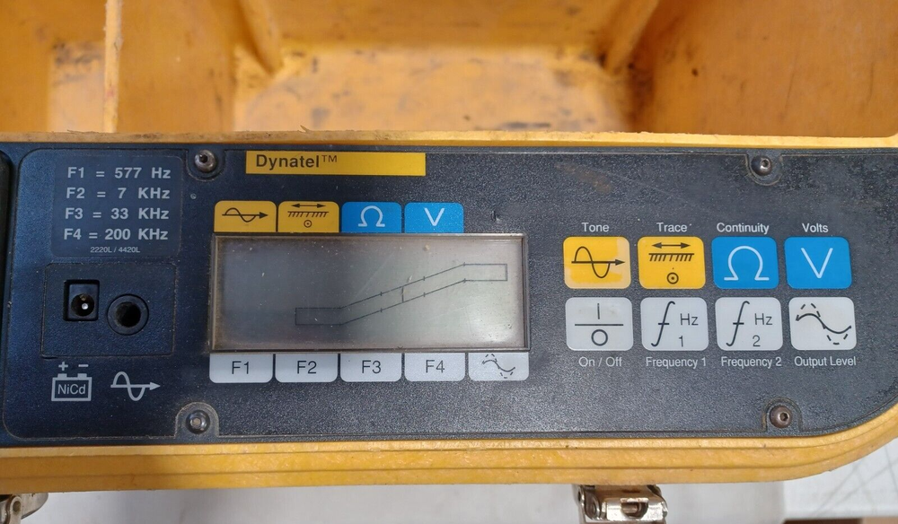 3M Dynatel 2220L Cable/Pipe Locator Transmitter