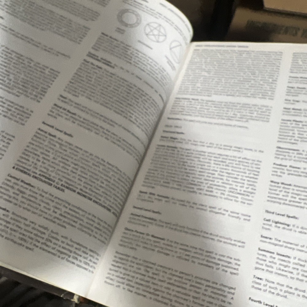 Advanced Dungeons & Dragons Dungeon Masters Guide Hardcover 2011