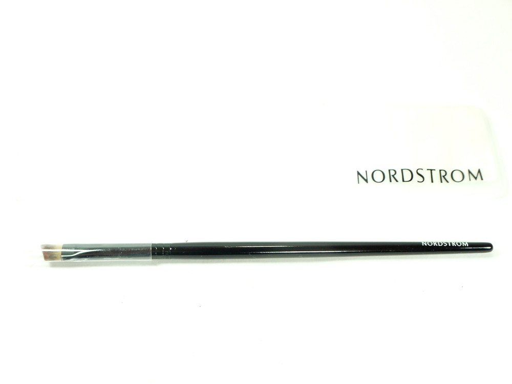 NORDSTROM ANGLED LINER  BRUSH .
