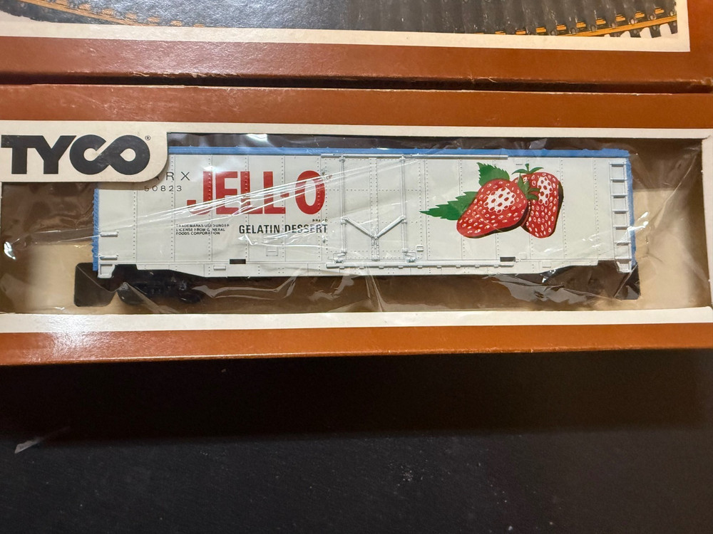 Vintage TYCO Train set - Please see pics