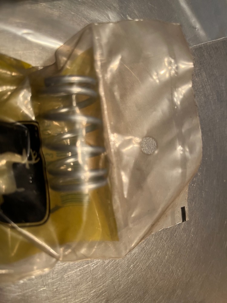 B31405 Genuine OEM John Deere COMPRESSION SPRING