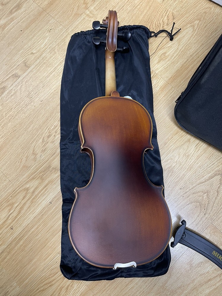 Maestro MAVK 44 4/4 4-String Satin Violin With Case *Needs Bow*