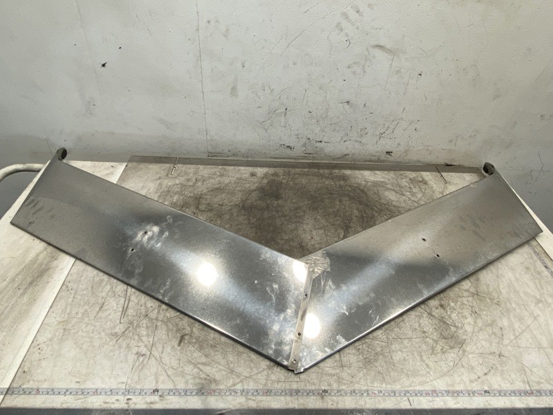 2010 Peterbilt 388 Visor (654-10793)