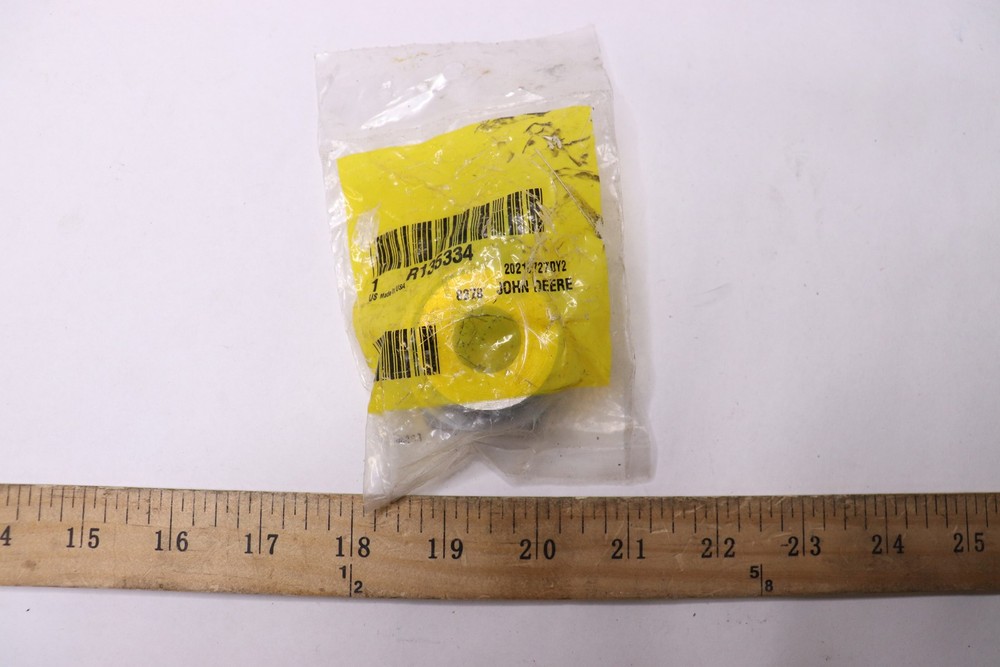 John Deere Adapter Fitting R135334