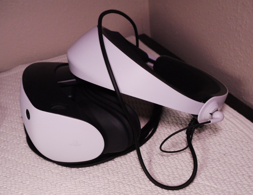 PlayStation VR 2 Headset & Sense Controllers For PS5