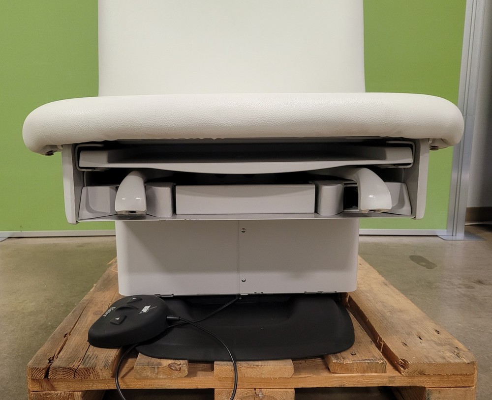 Midmark Ritter 224 Exam Table