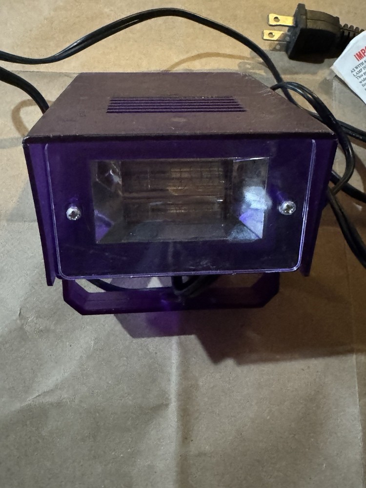 Incandescent Strobe Lamp Effect Light Fixture, Manual Control, Mounting Bracket