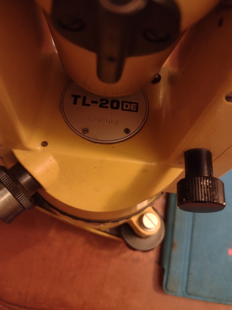 TOPCON Theodolite TL-20DE