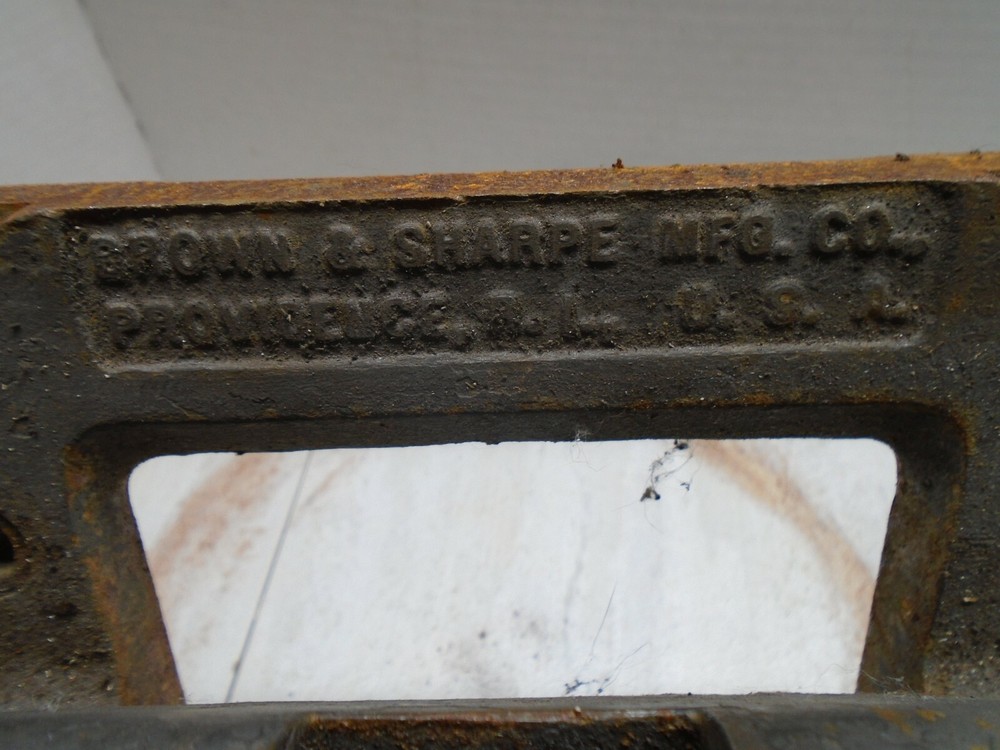 VINTAGE BROWN AND SHARPE pivot base