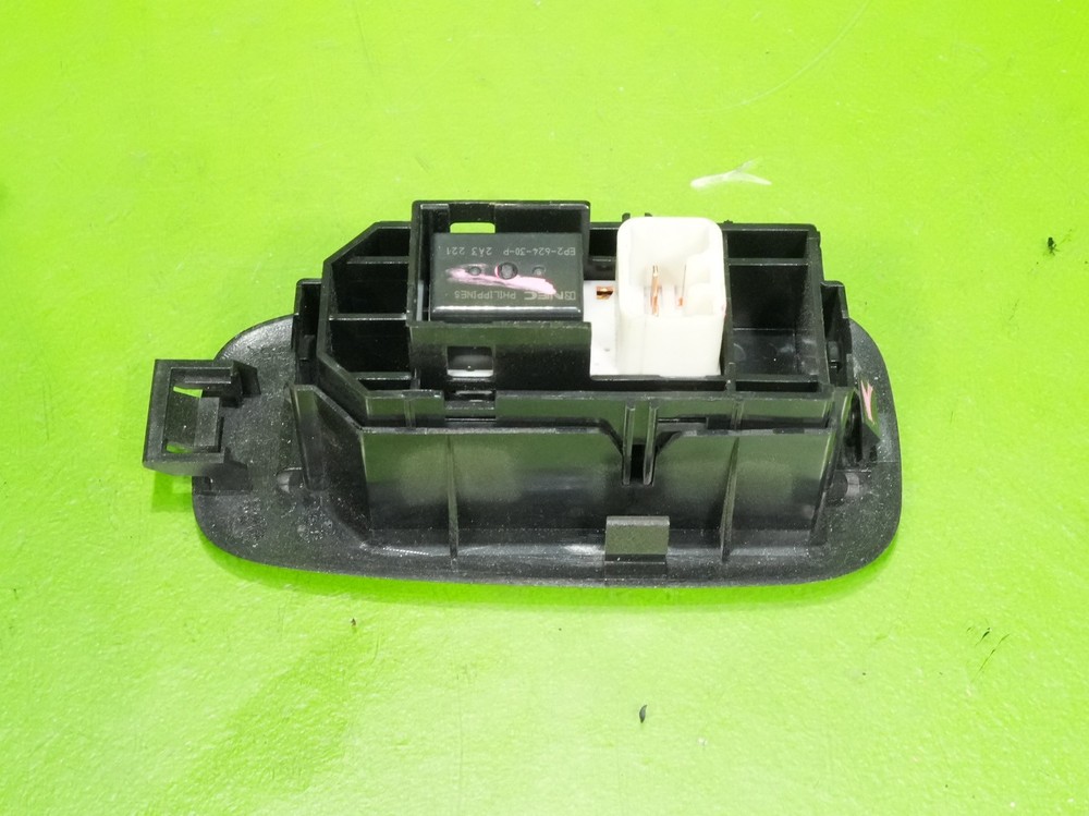 01-05 IS300 OEM rear back door power window lock switch button control