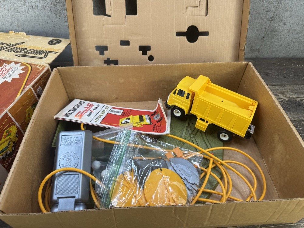 Switch N Go Mattel Dump Truck Set Toy Complete Excellent Condition