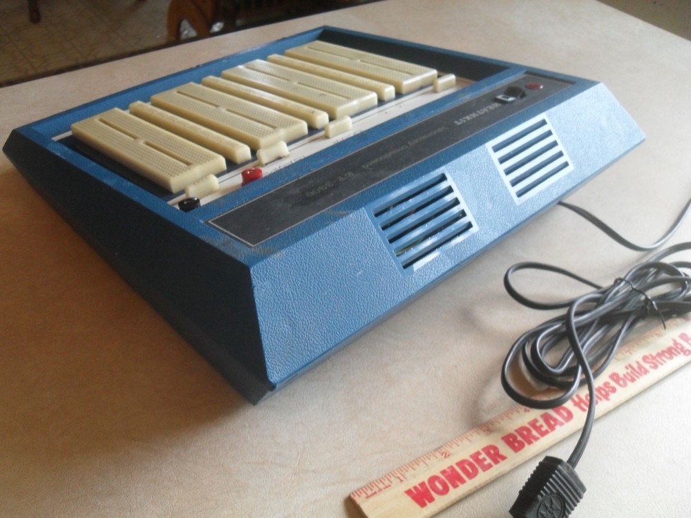 Vintage Heathkit Laboratory Breadboard Model ET-3300 - Powers On