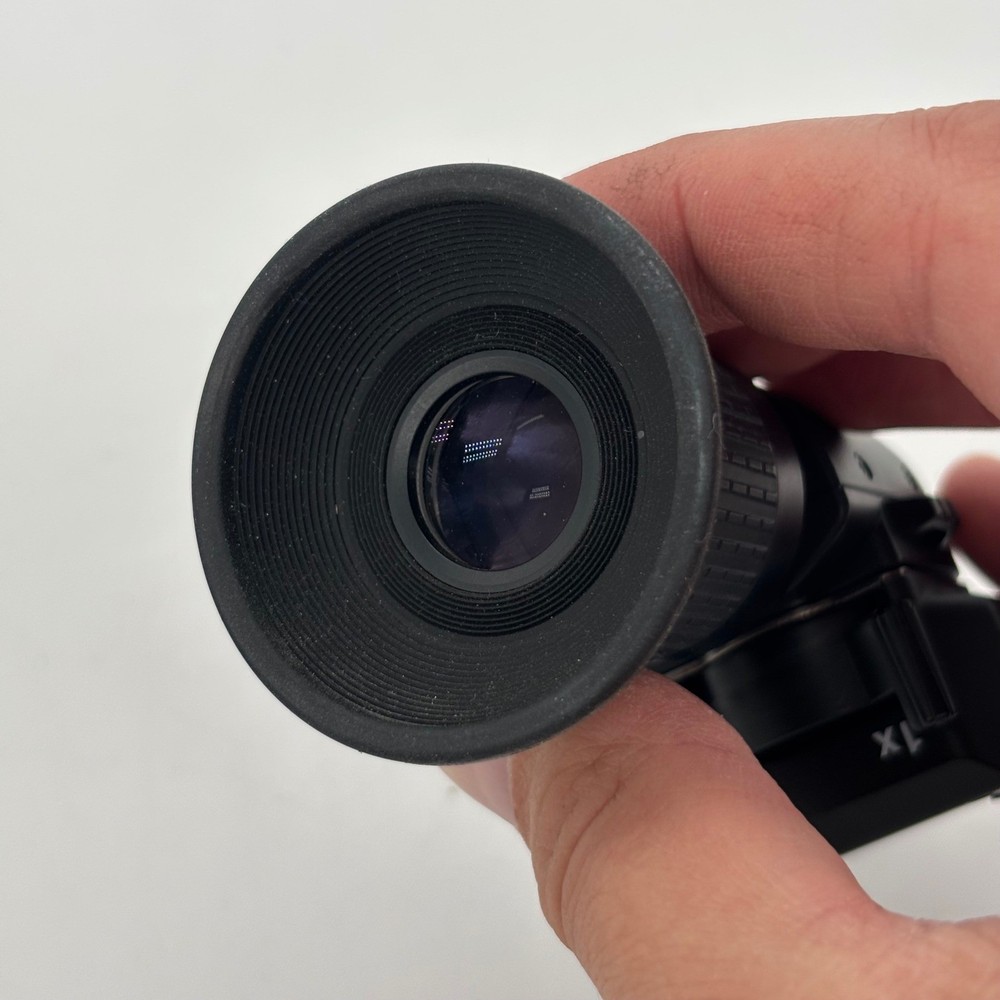 Nikon DR-6 Right Angle Viewfinder Attachment for Rectangular Eyepiece DSLRs Case