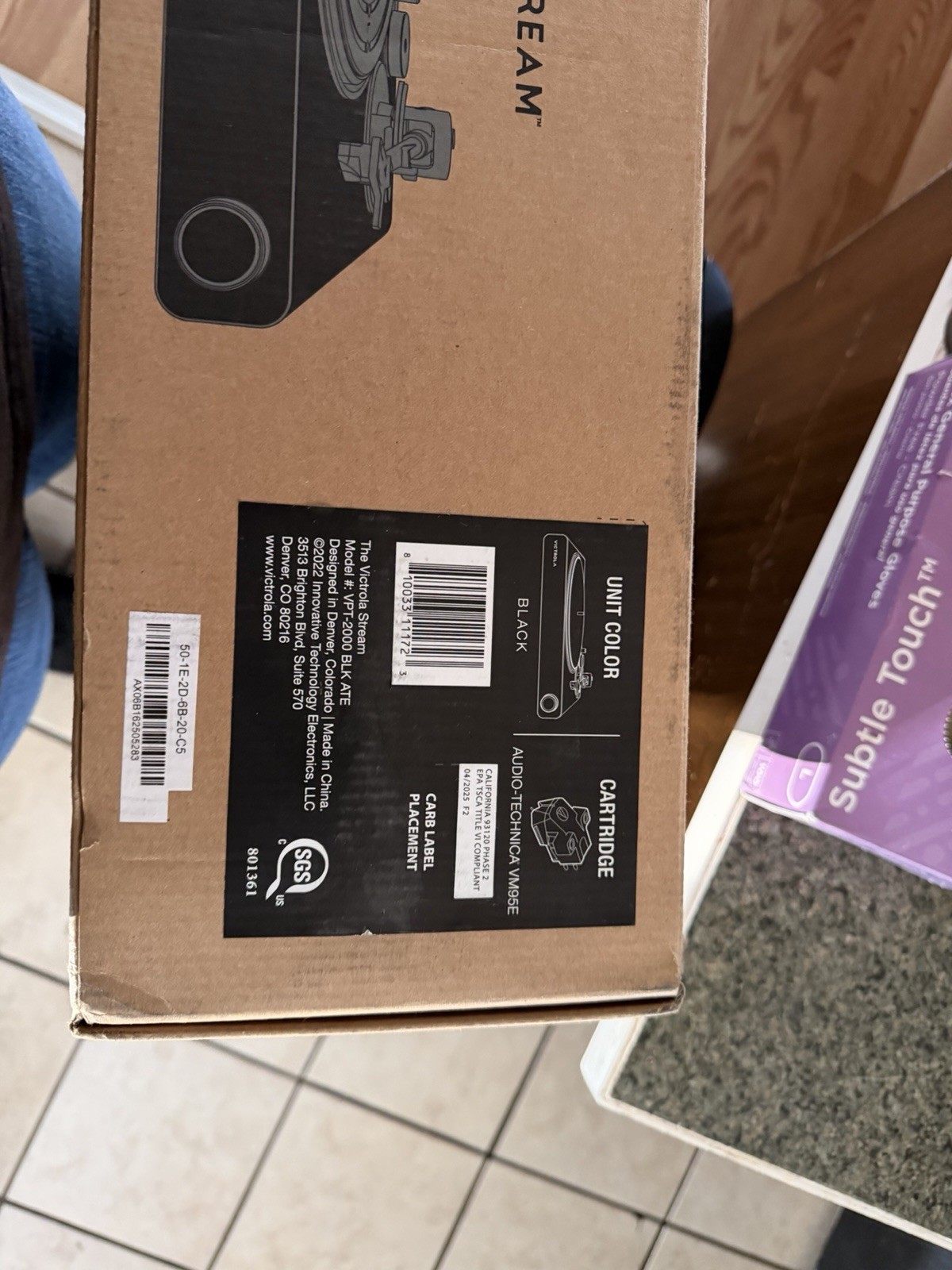 Victrola Automatic Turntable Black, Model VPT-2000-BLK-ATE slightly used in Box