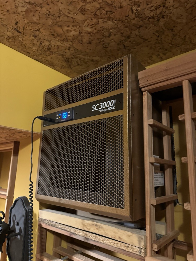 Whisperkool SC 3000i Wine Cellar Cooler System Refrigeration Unit Powers On-read