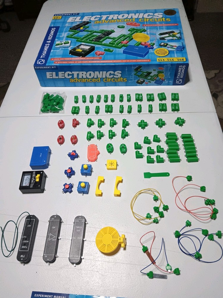 Thames & Kosmos Electronics Advanced Circuits Experiment Kit 141 Piece ages 10+