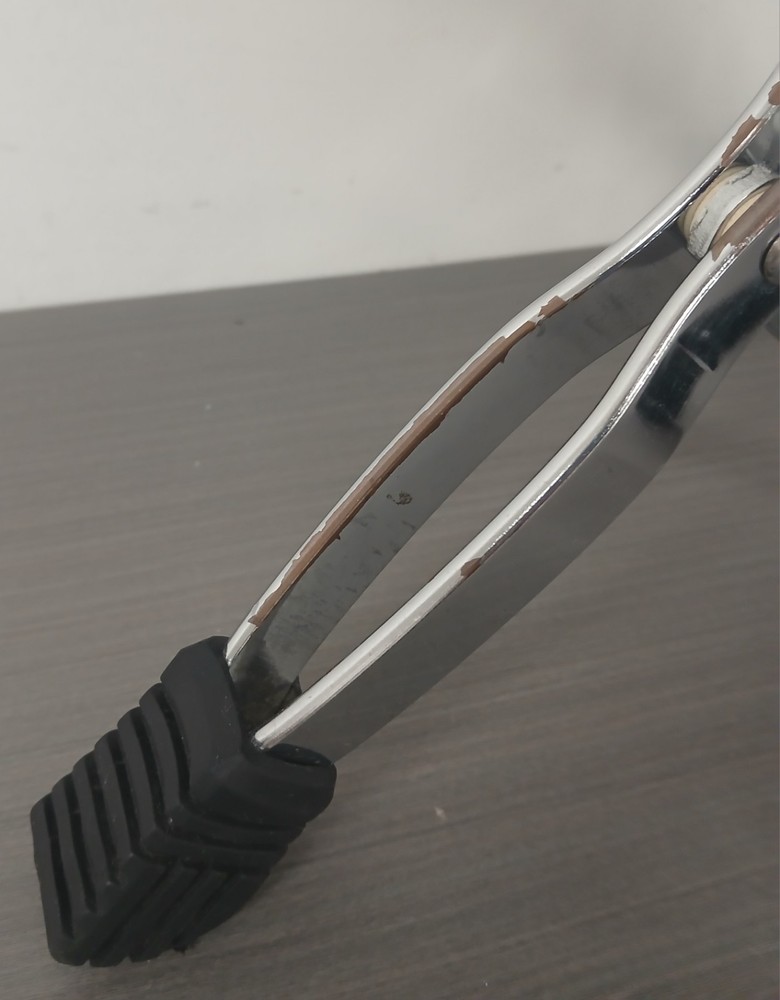 #845 Double Braced Solid Saddle Drum Throne Stool Padded Seat Chrome Black