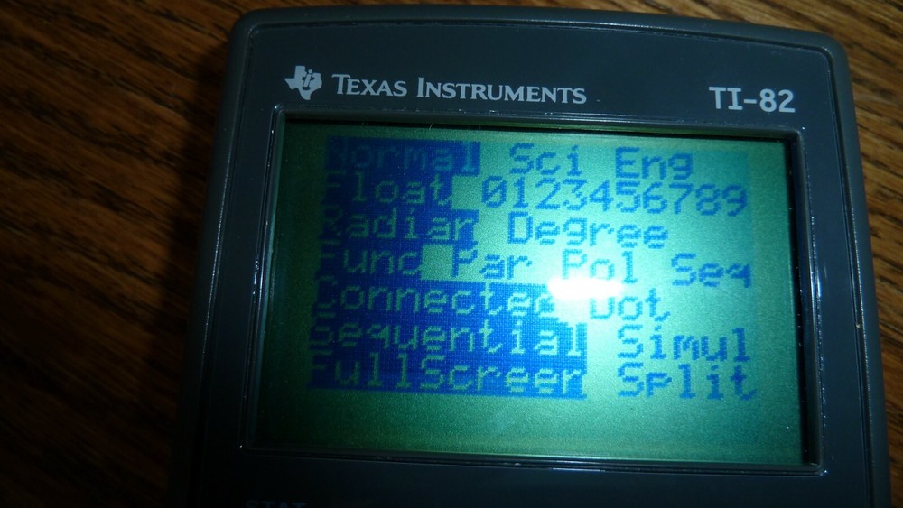 TEXAS INSTRUMENTS TI 82 GRAPHING CALCULATOR TESTED