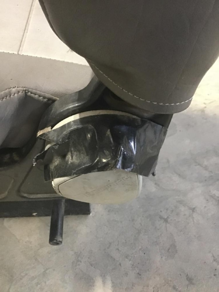 Replaces 2013 PETERBILT 384 FRONT SEAT , MD