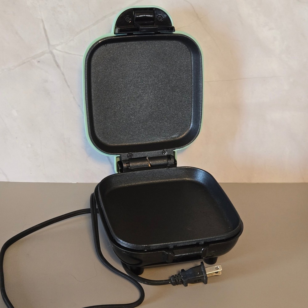 Dash Egg Bite Maker Aqua Green Portable Breakfast Maker, No Egg Cups