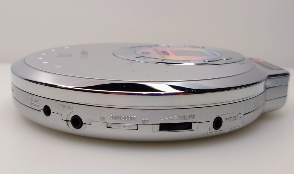 CLATRONIC CDP 549 CD Player Retro With Extra Bass Boost System