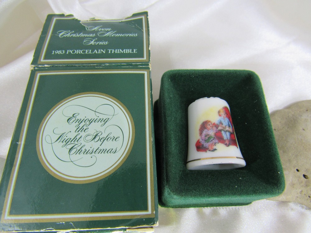 1983 vintage Thimble Avon Night before Christmas Series