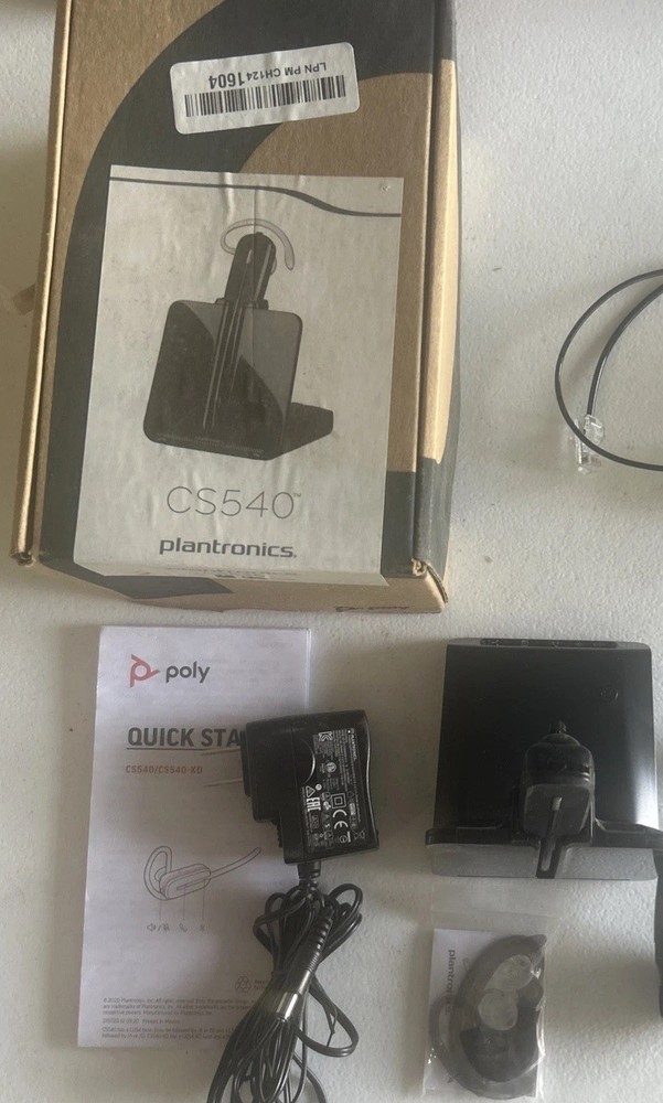 Plantronics CS540 Monaural Wireless Headset with C054 Charging Base & AC Adapter