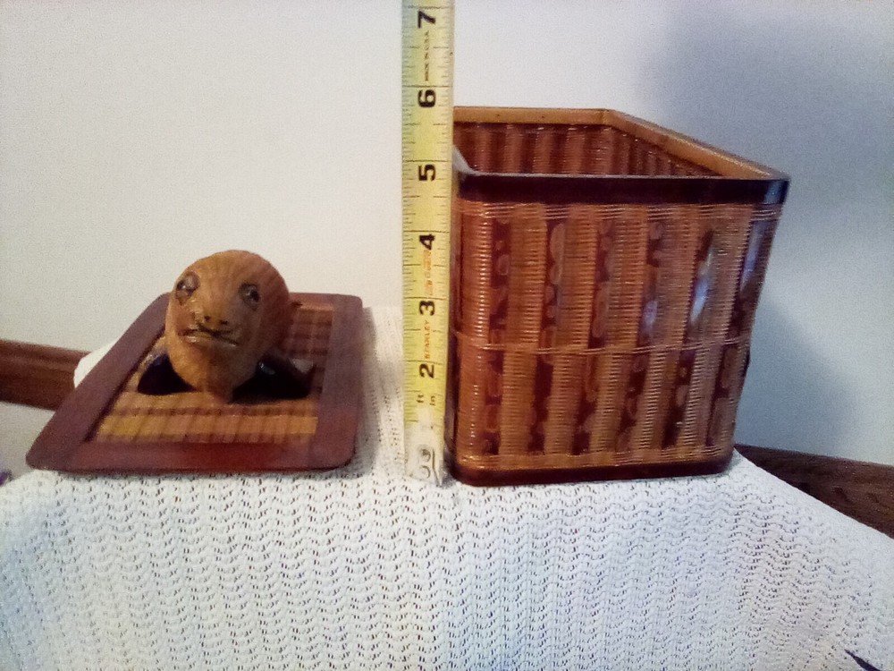 Seal Keepsake box. Possibly bamboo 8" x 8" x4.5"