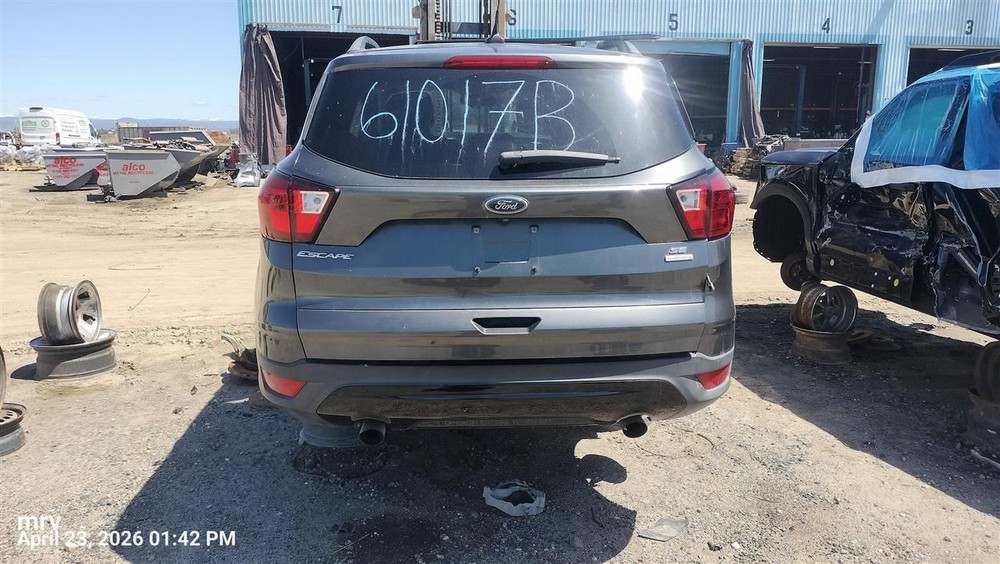 RIGHT FRONT SPINDLE KNUCKLE OEM 13-19 FORD ESCAPE