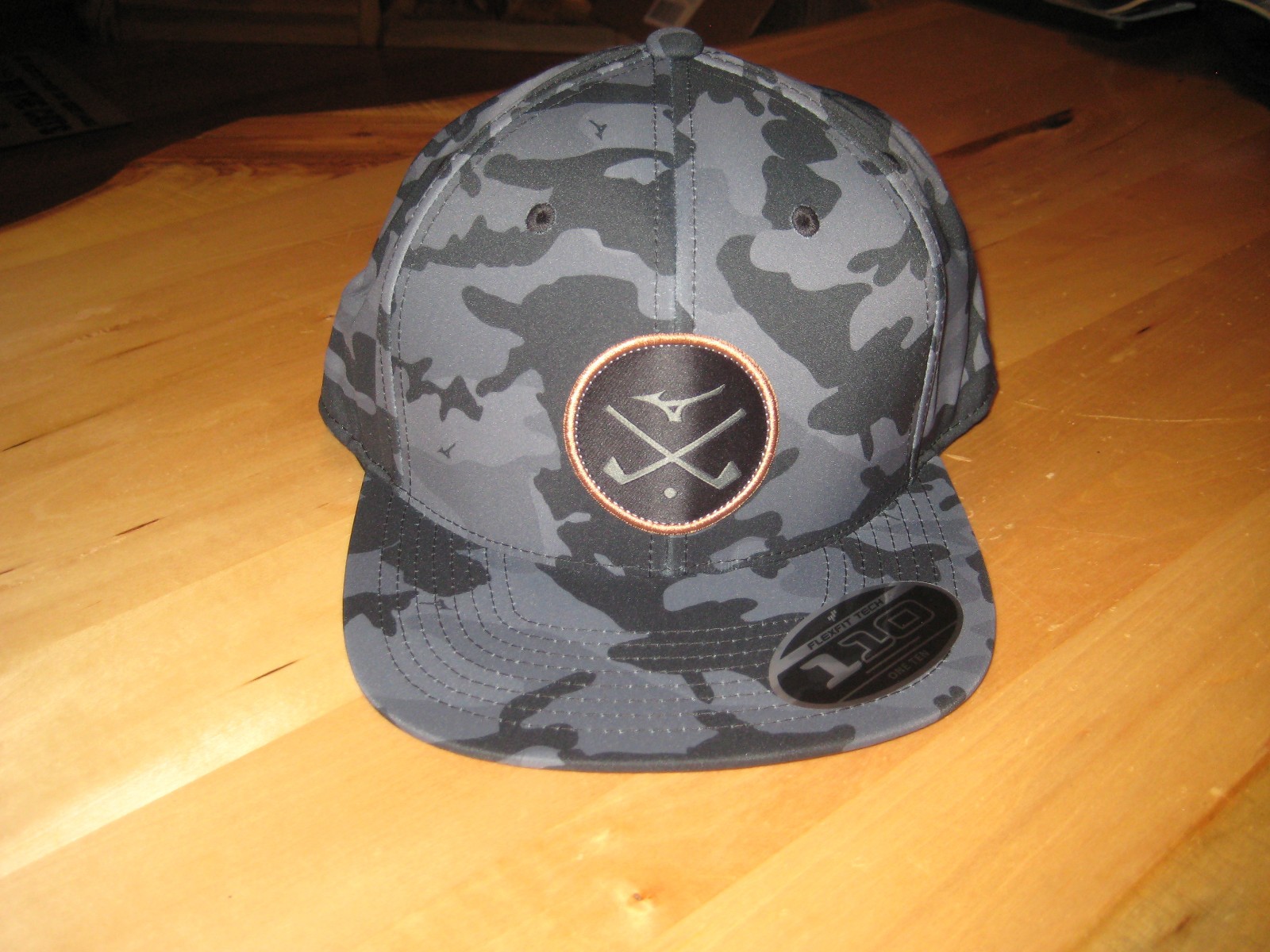 BRAND NEW Mizuno Crossed Clubs Snapback Tour cap Black Camo  hat deal