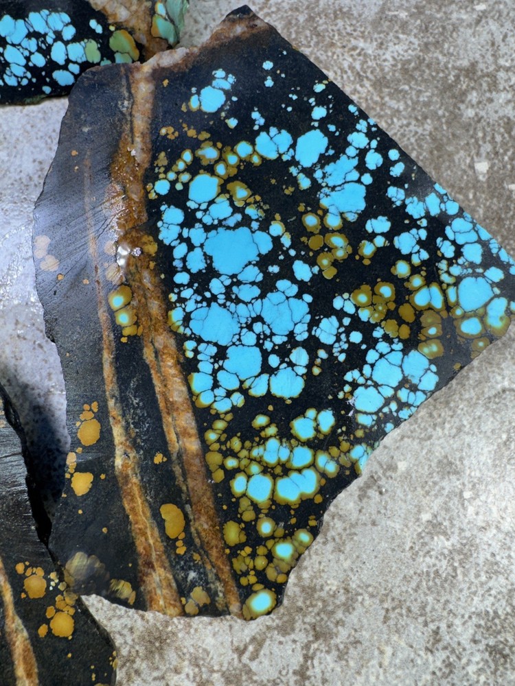 Natural Hubei cloud mountain turquoise nugget